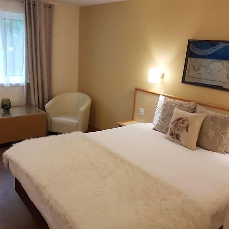 Travel Plaza Hotel Desborough Kültér fotó