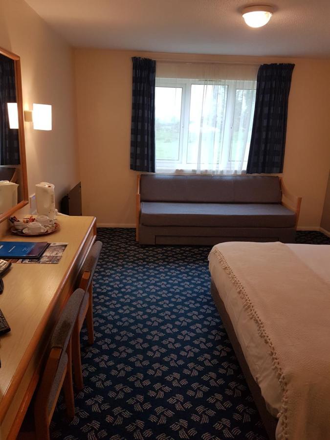 Travel Plaza Hotel Desborough Kültér fotó