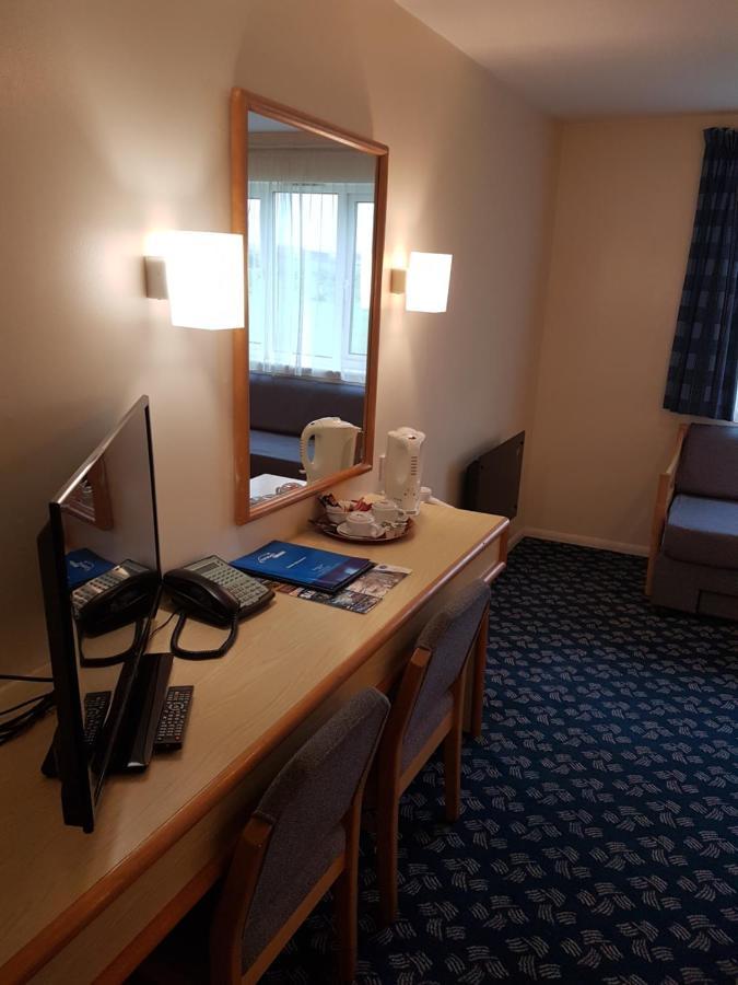 Travel Plaza Hotel Desborough Kültér fotó
