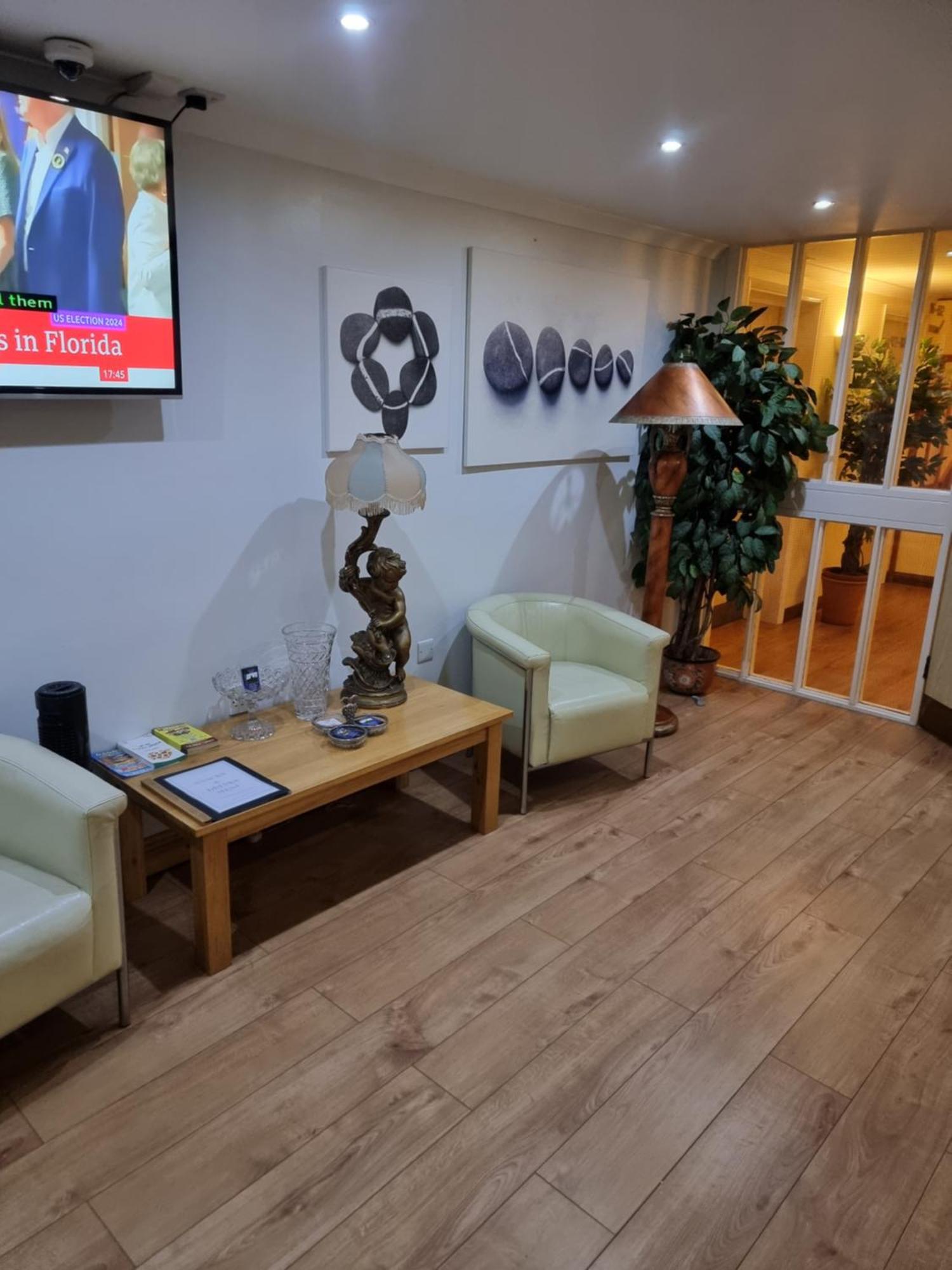 Travel Plaza Hotel Desborough Kültér fotó