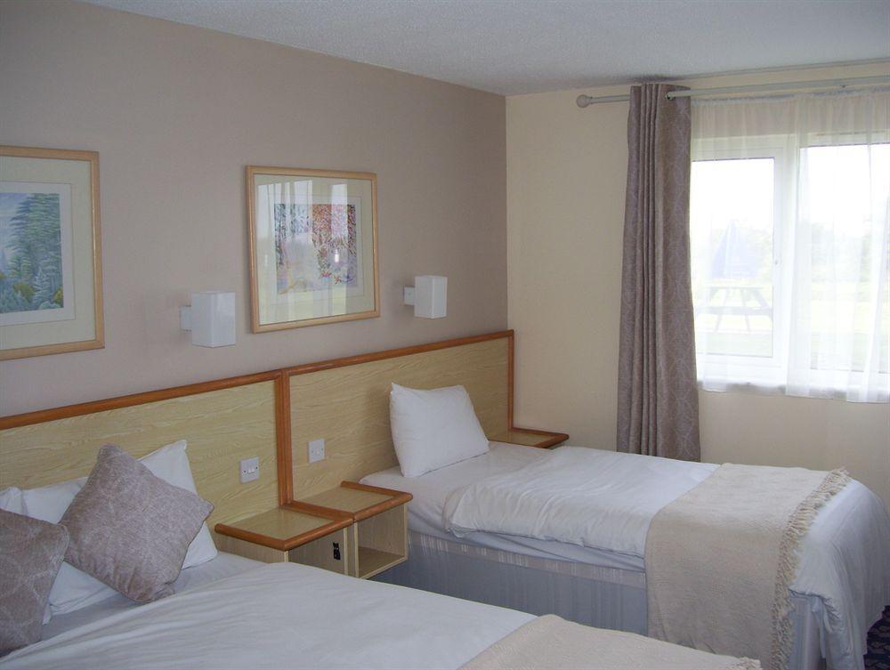 Travel Plaza Hotel Desborough Kültér fotó