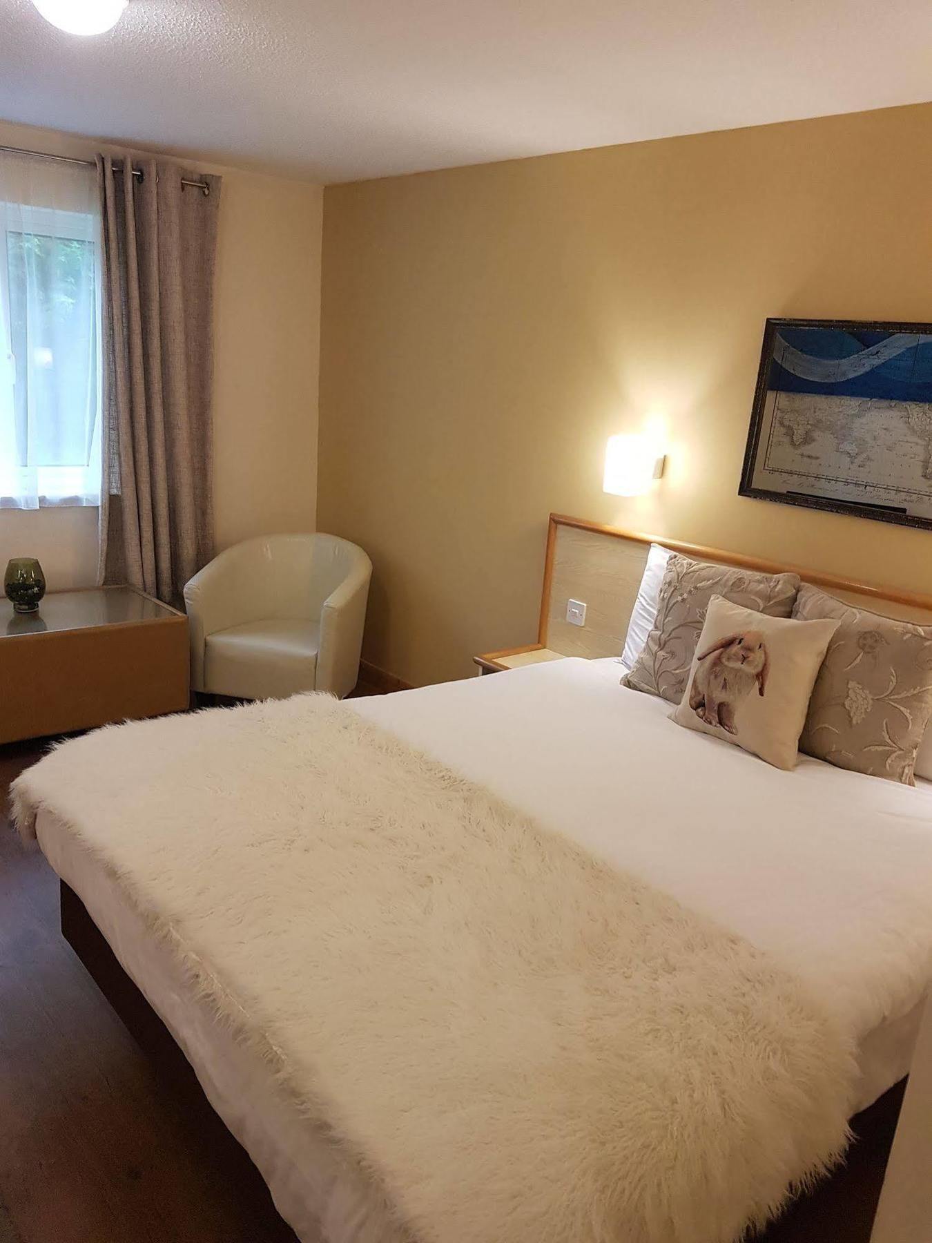 Travel Plaza Hotel Desborough Kültér fotó