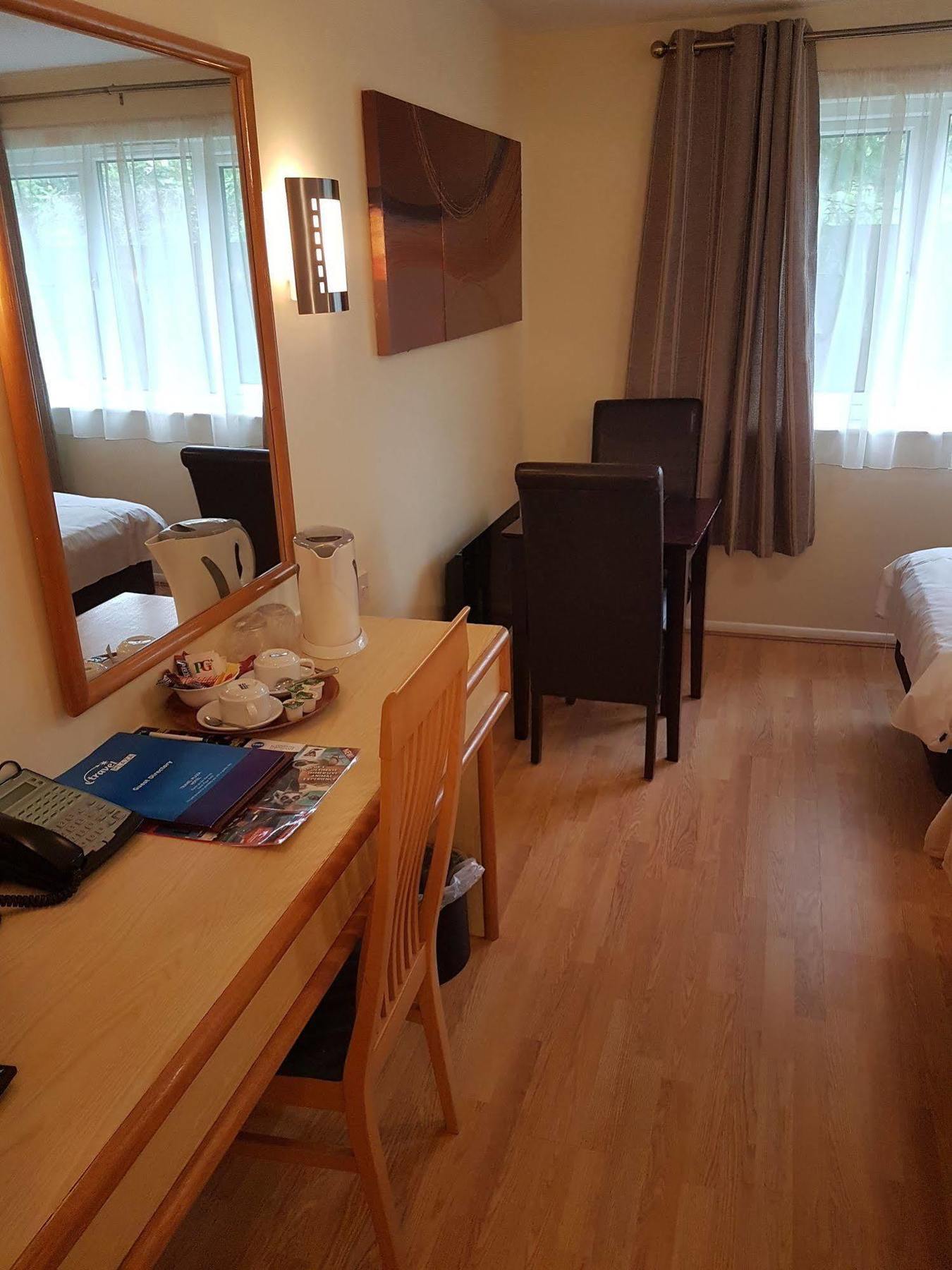 Travel Plaza Hotel Desborough Kültér fotó