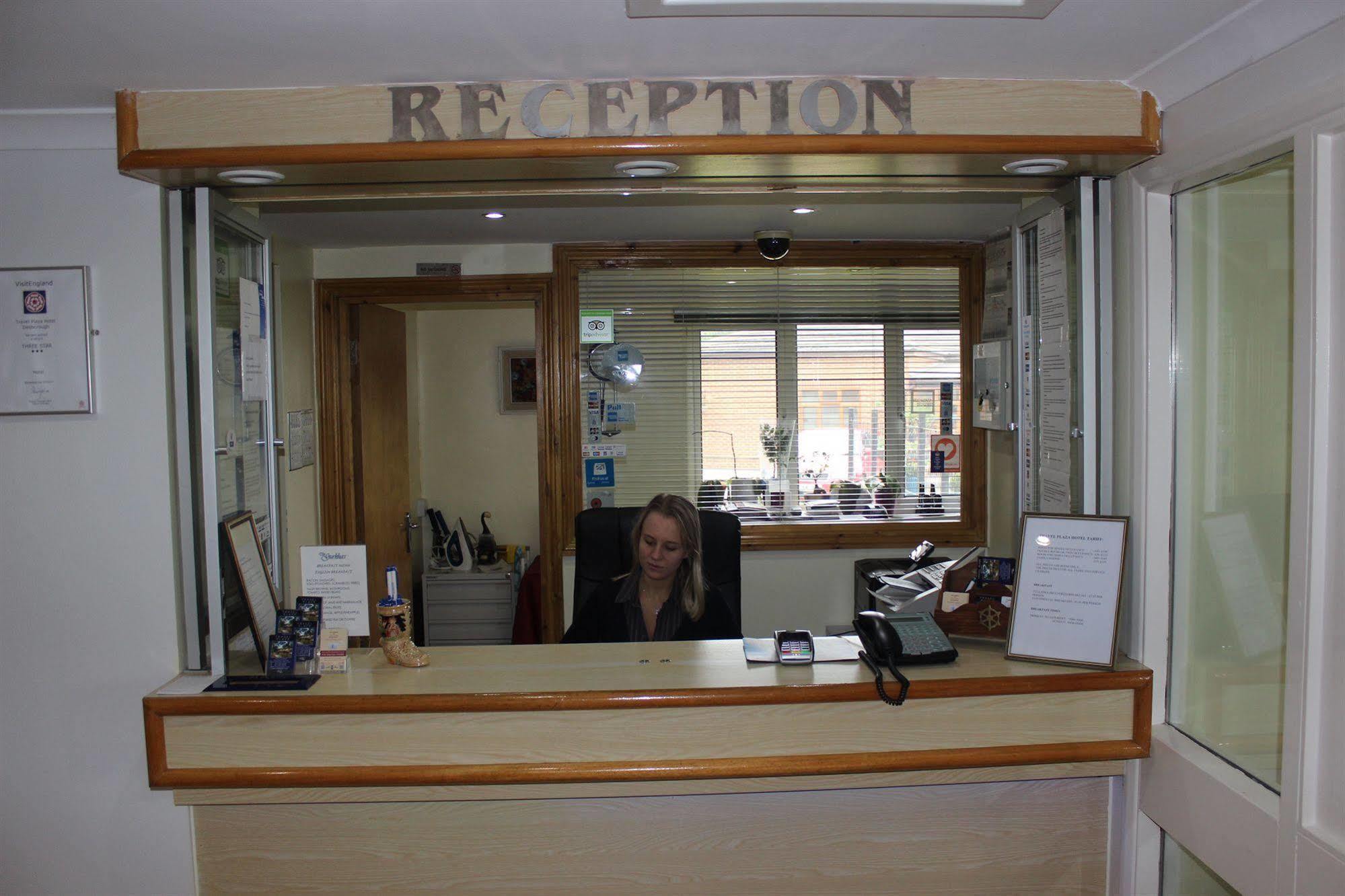 Travel Plaza Hotel Desborough Kültér fotó