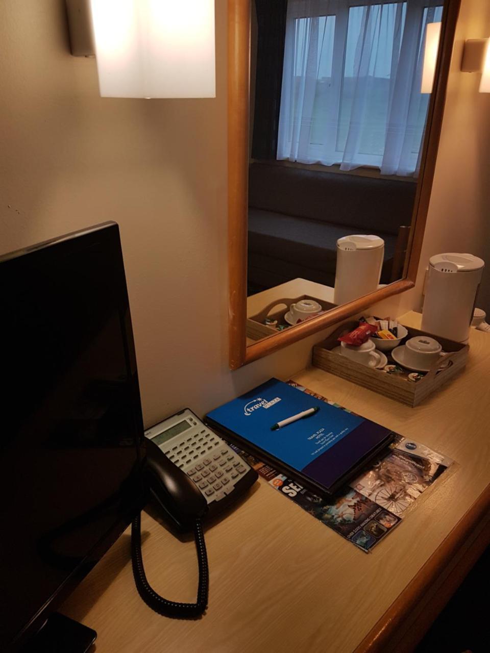Travel Plaza Hotel Desborough Kültér fotó